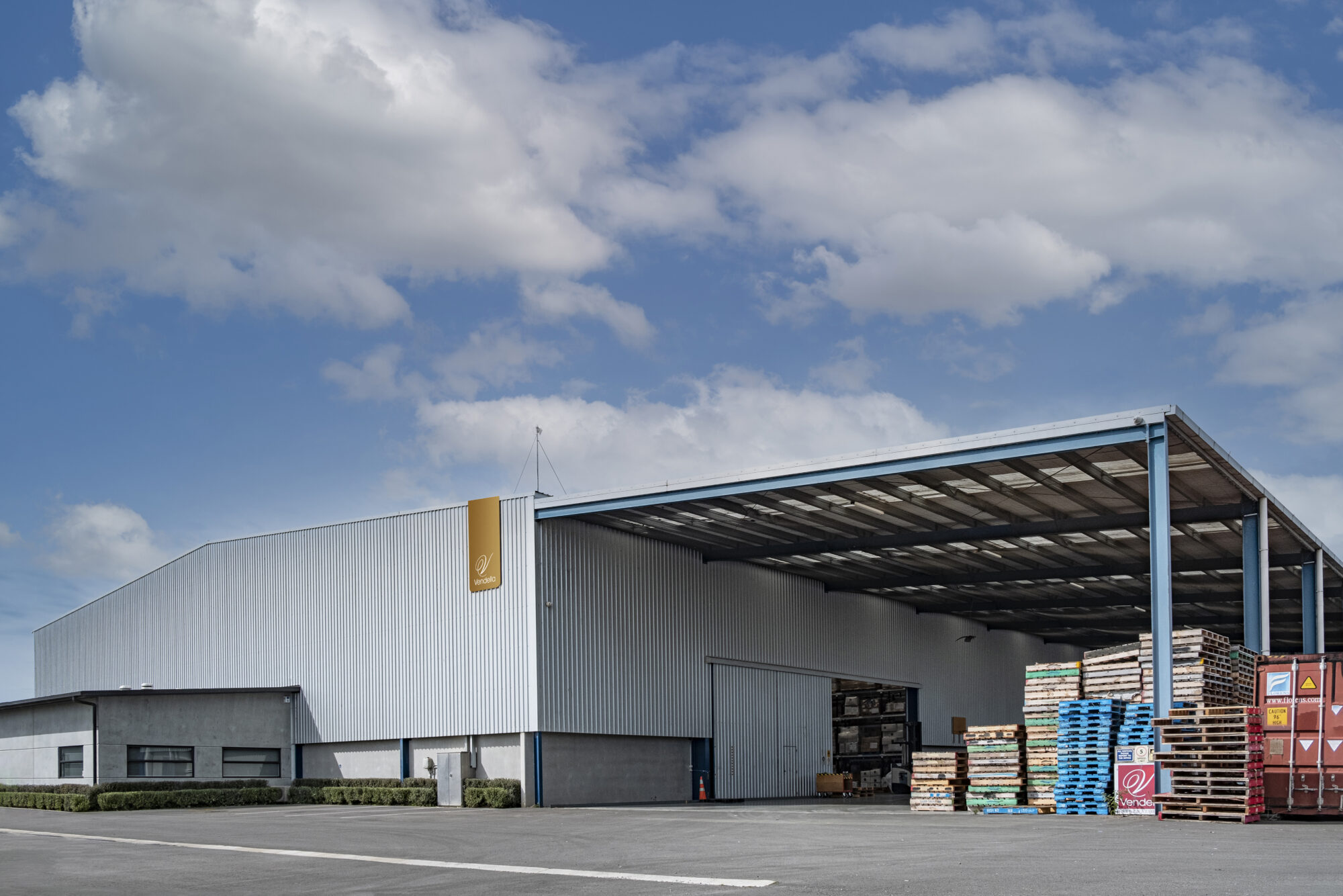 Vendella Exterior (Web)