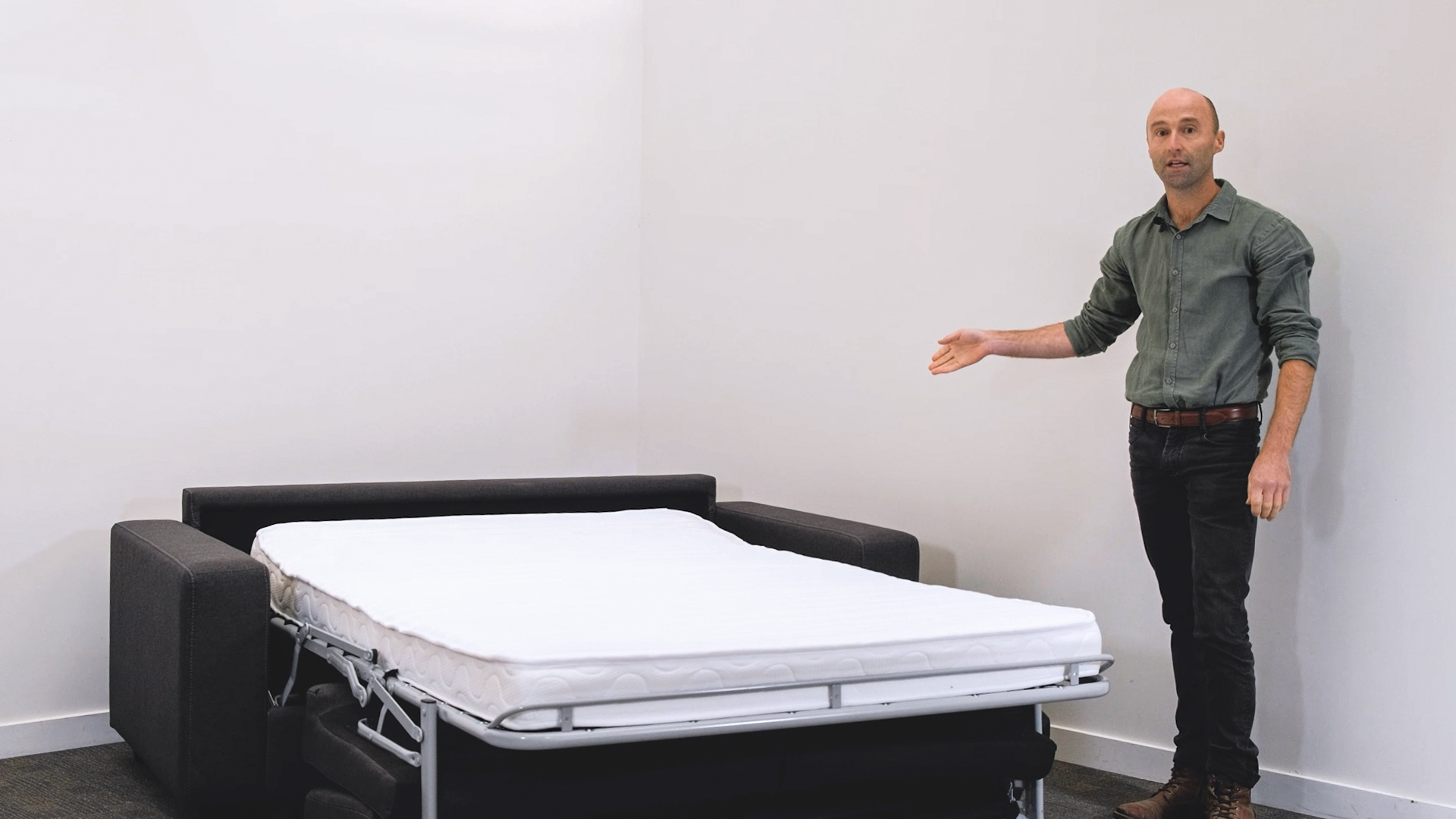 Makers Sofabed.00_00_28_04