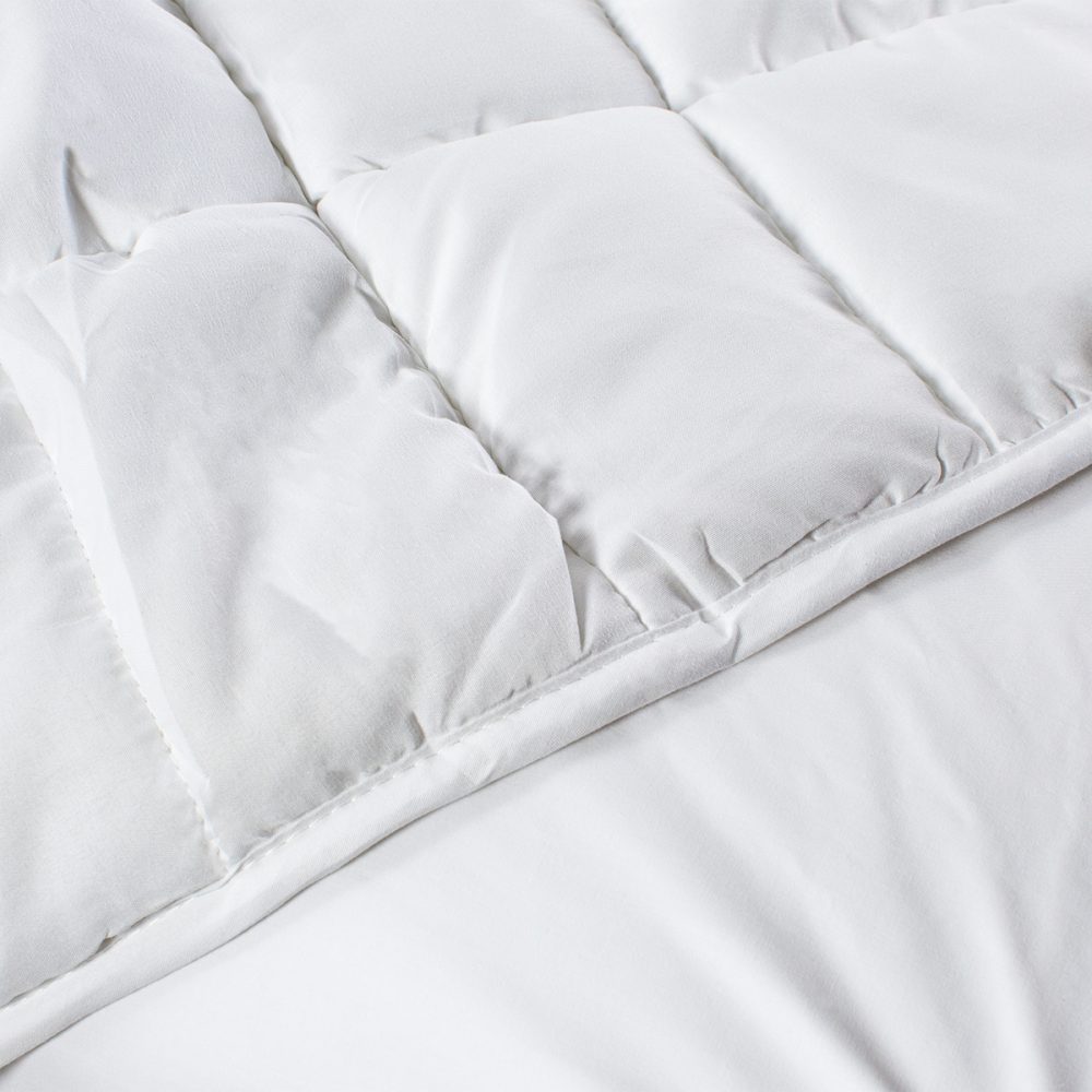 Image of DreamGreen 270g Snug Quilt - White