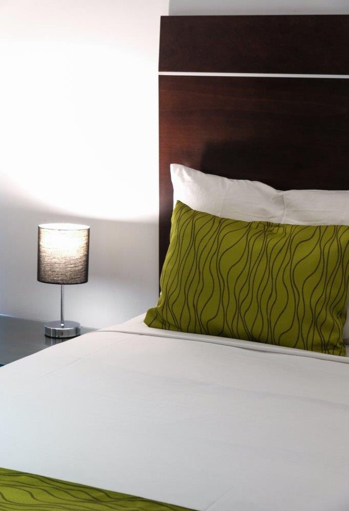 Image of DreamTicket Residence Bed Runner – Leaf