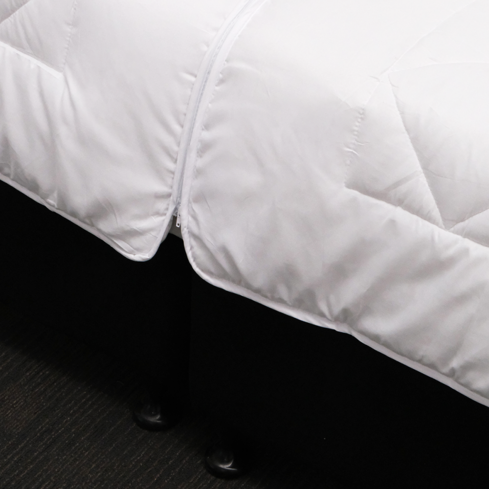 Image of DreamGreen 340gsm Split and Zip Duvet Inner