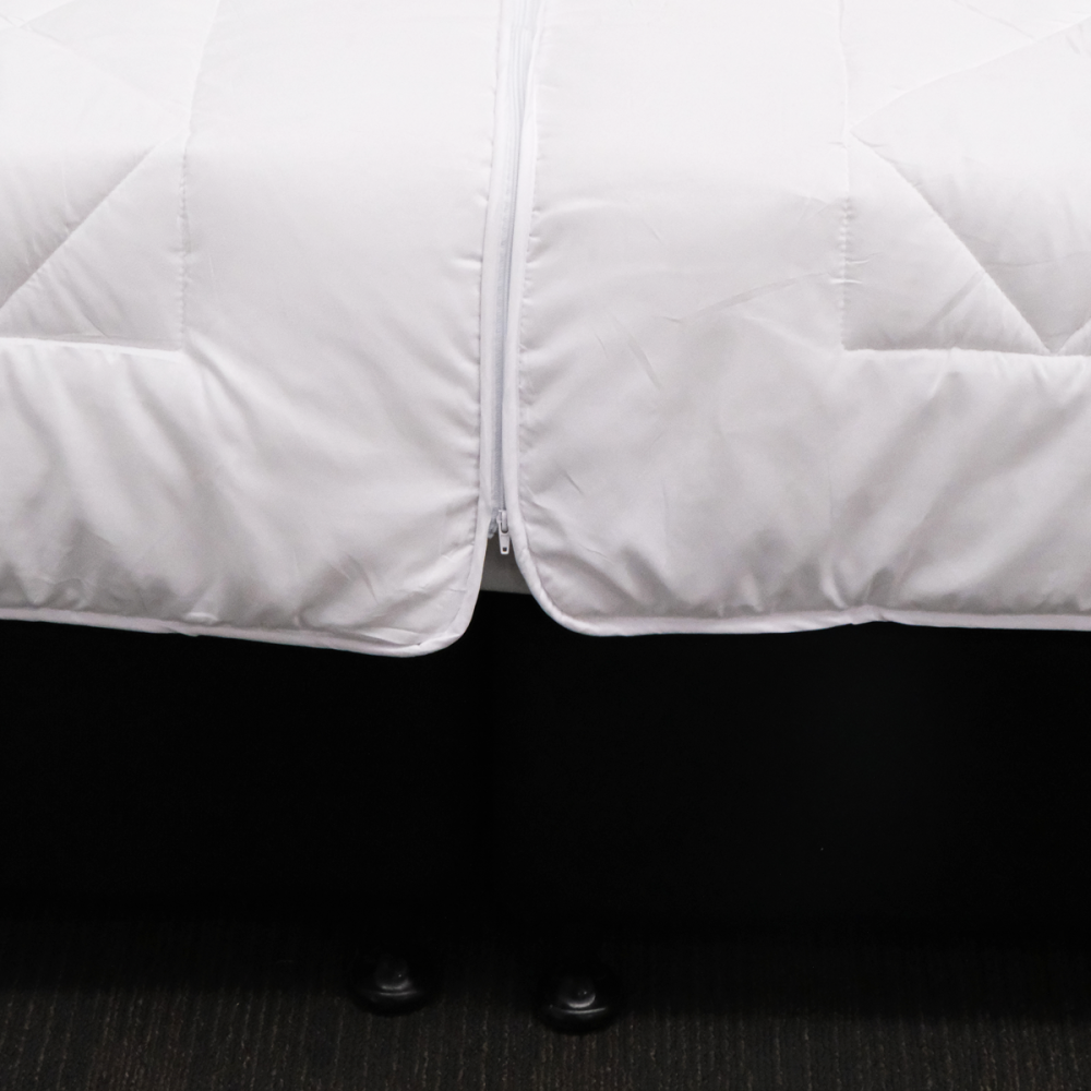 Image of DreamGreen 340gsm Split and Zip Duvet Inner